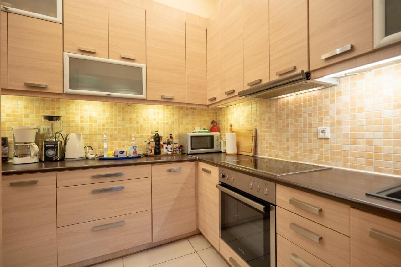 Acropolis Metro St.3 Bedrοοms 6 Persons Maisonette Atenas Exterior foto